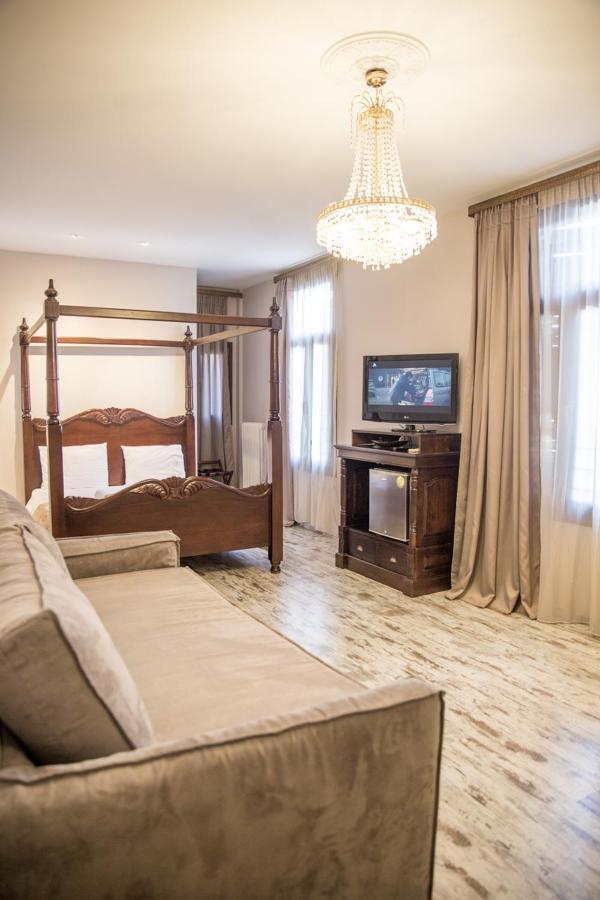 Politia Hotel Ioannina Ngoại thất bức ảnh