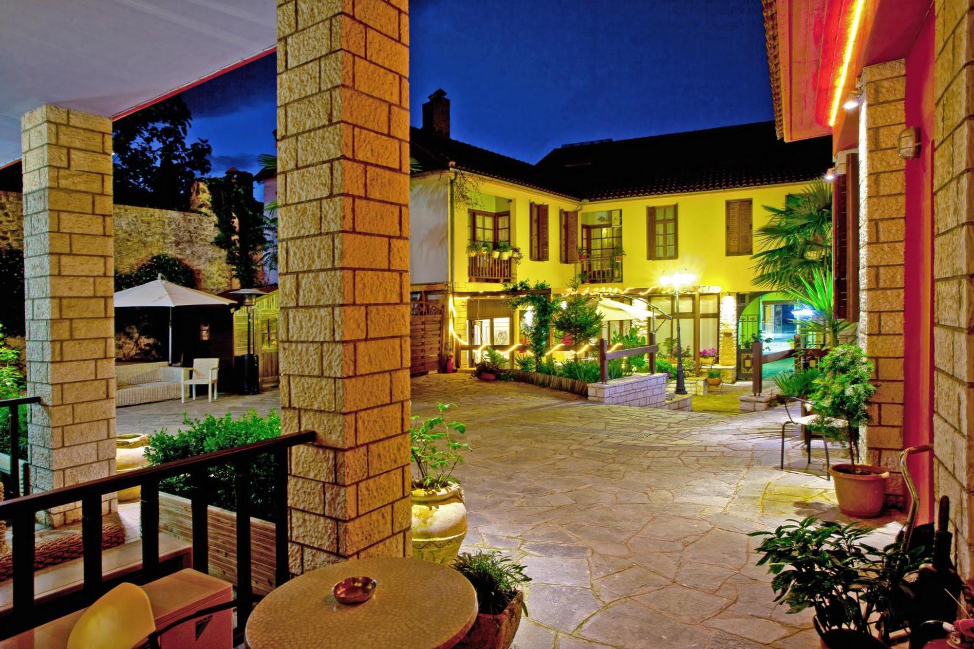 Politia Hotel Ioannina Ngoại thất bức ảnh